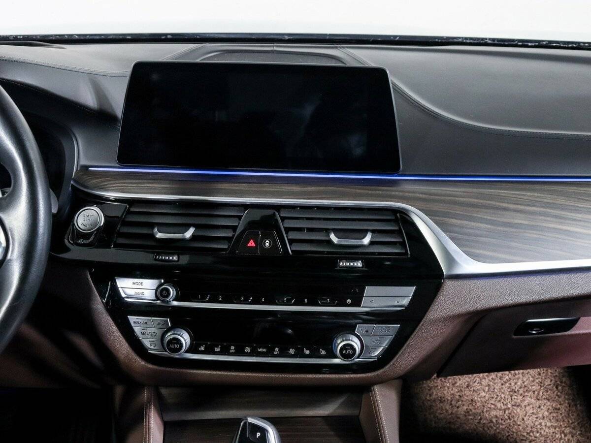 BMW 5 серии 2020 года с пробегом. Фото: #9