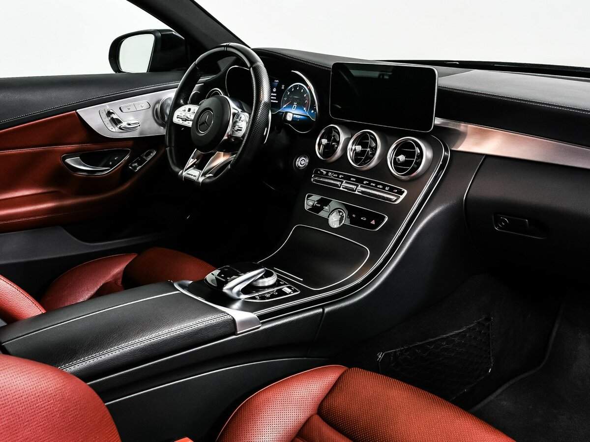 Mercedes-Benz C-Класс AMG 2018 года с пробегом. Фото: #8