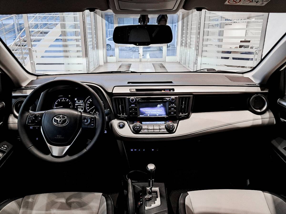 Toyota RAV4 2016 года с пробегом. Фото: #13