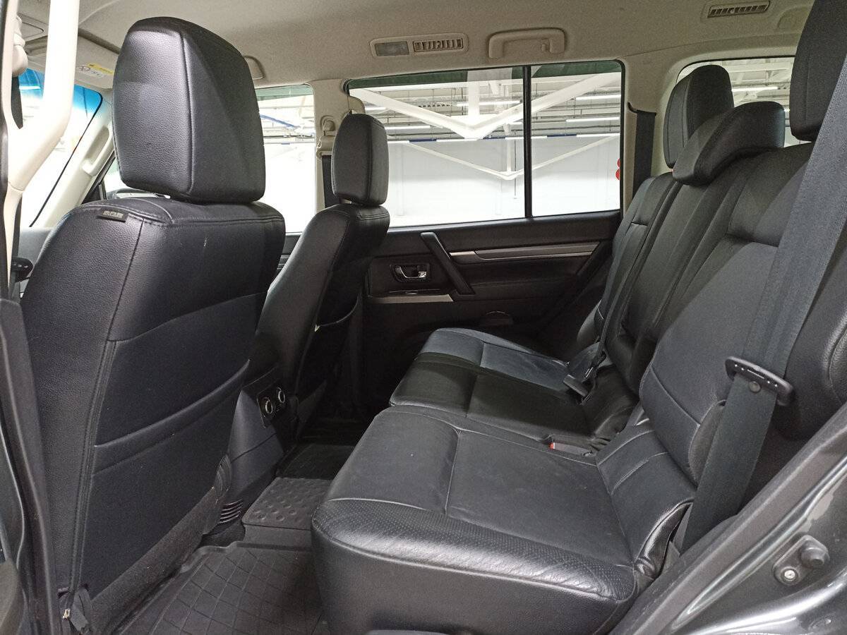 Б/У Митсубиши Паджеро 2012 года. Фото: #11