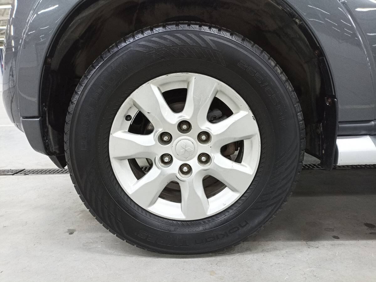 Б/У Митсубиши Паджеро 2012 года. Фото: #17