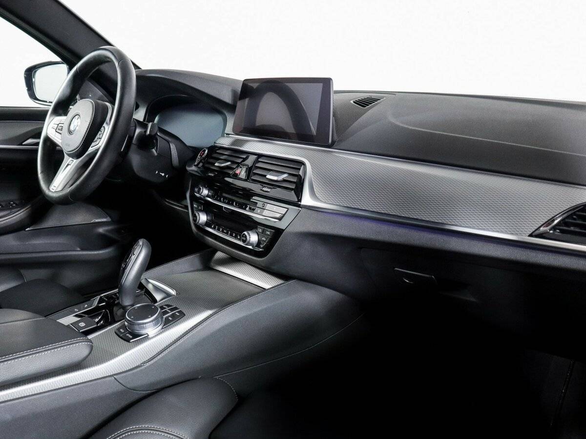 BMW 5 серии 2018 года с пробегом. Фото: #9