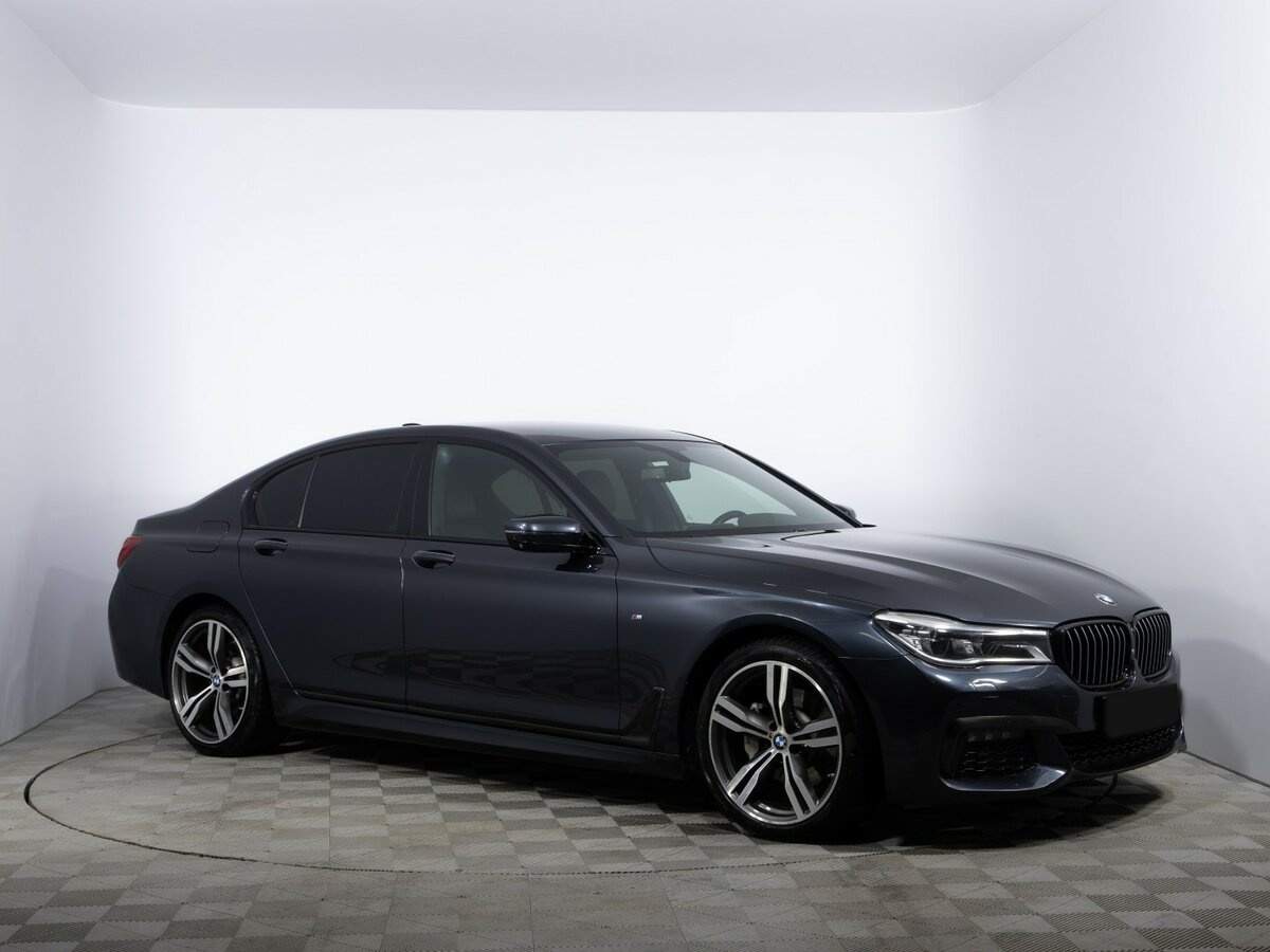 BMW 7 серии 2017 года с пробегом. Фото: #2