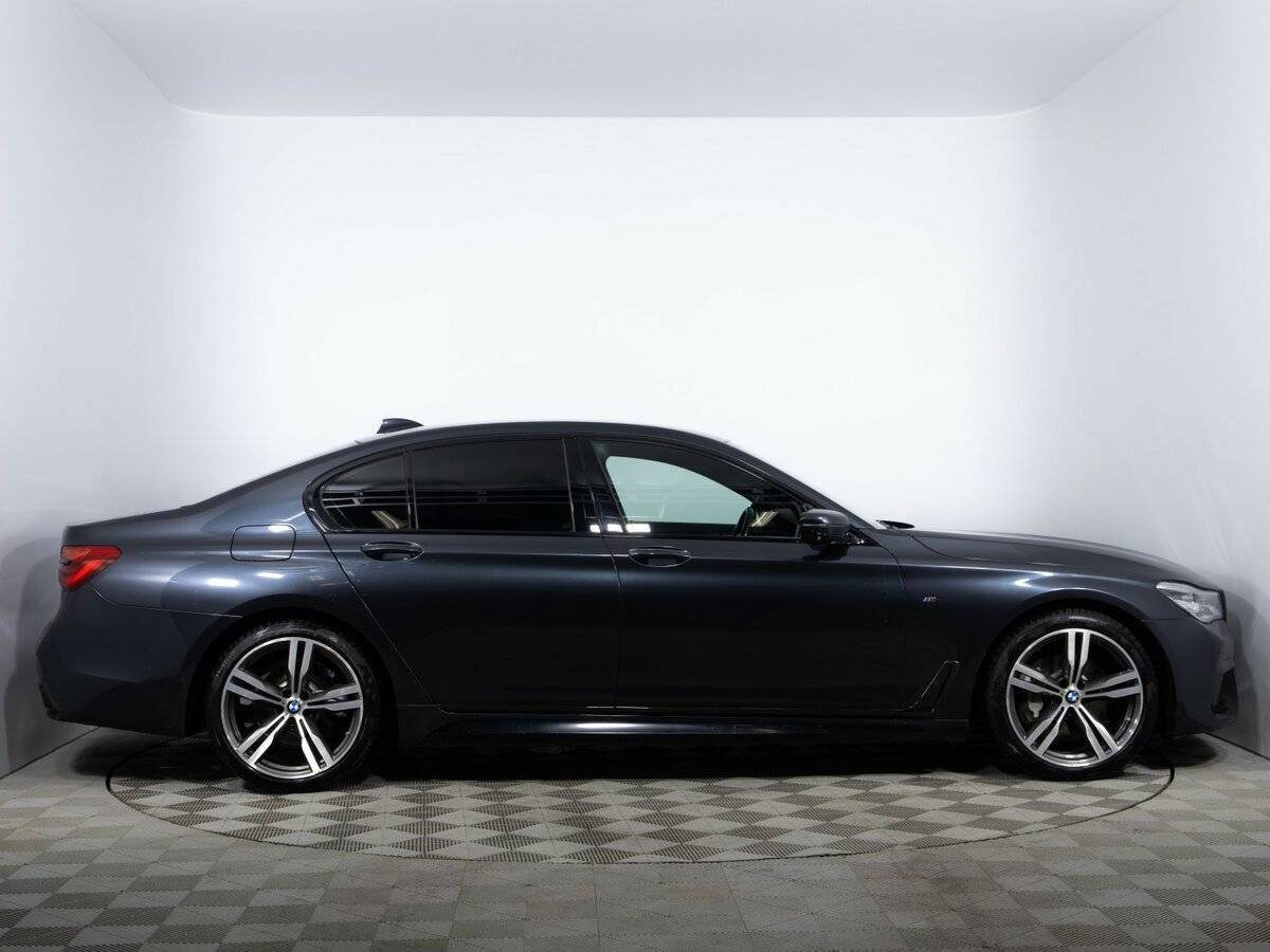 BMW 7 серии 2017 года с пробегом. Фото: #3