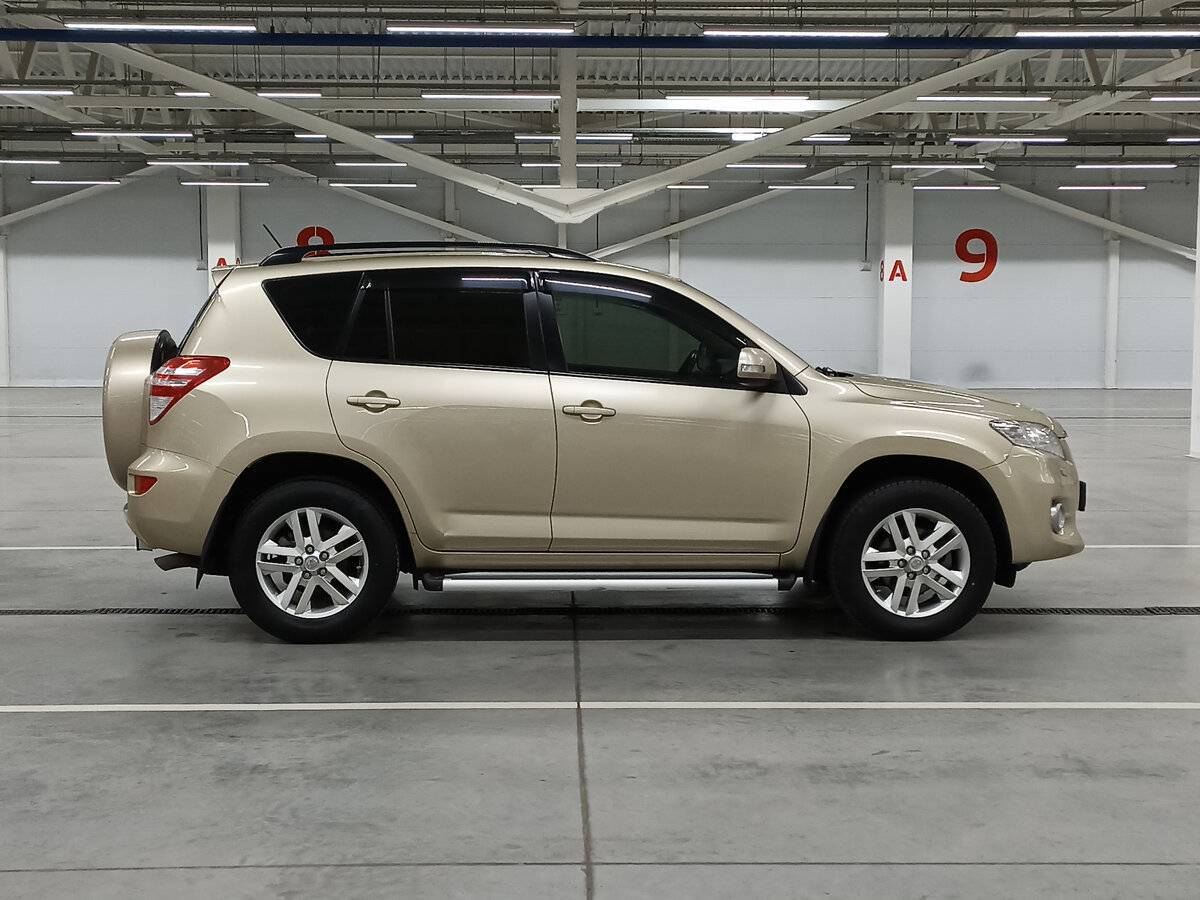 Toyota RAV4 2011 года с пробегом. Фото: #3