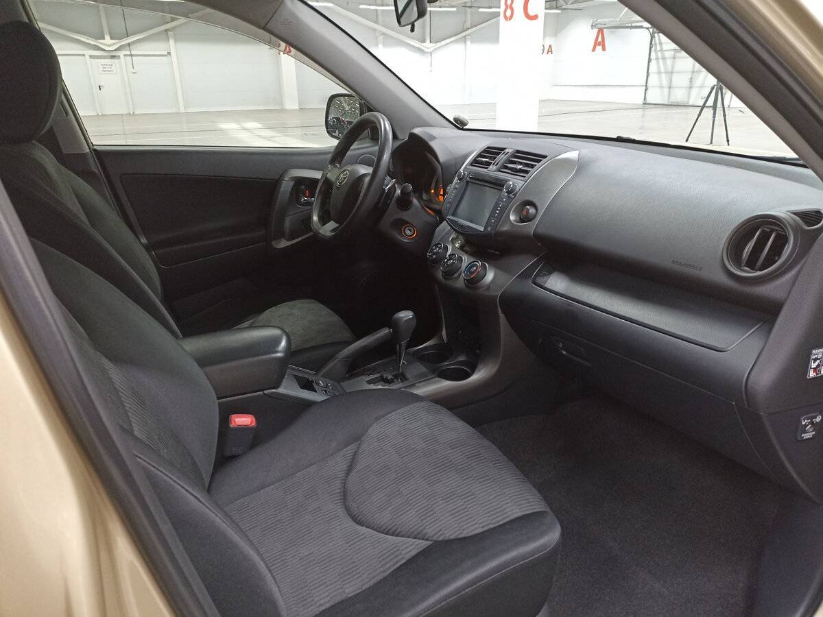 Toyota RAV4 2011 года с пробегом. Фото: #10