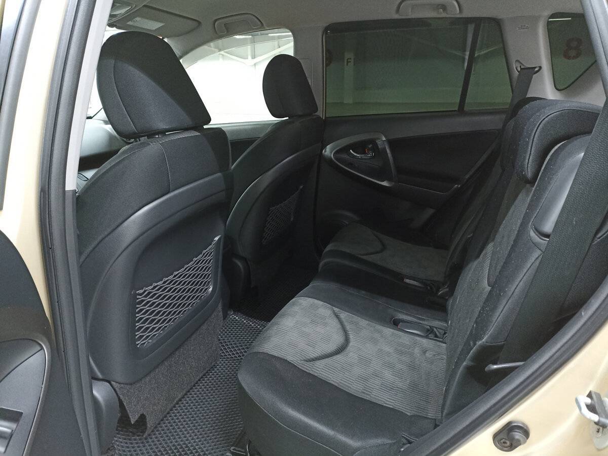 Toyota RAV4 2011 года с пробегом. Фото: #11