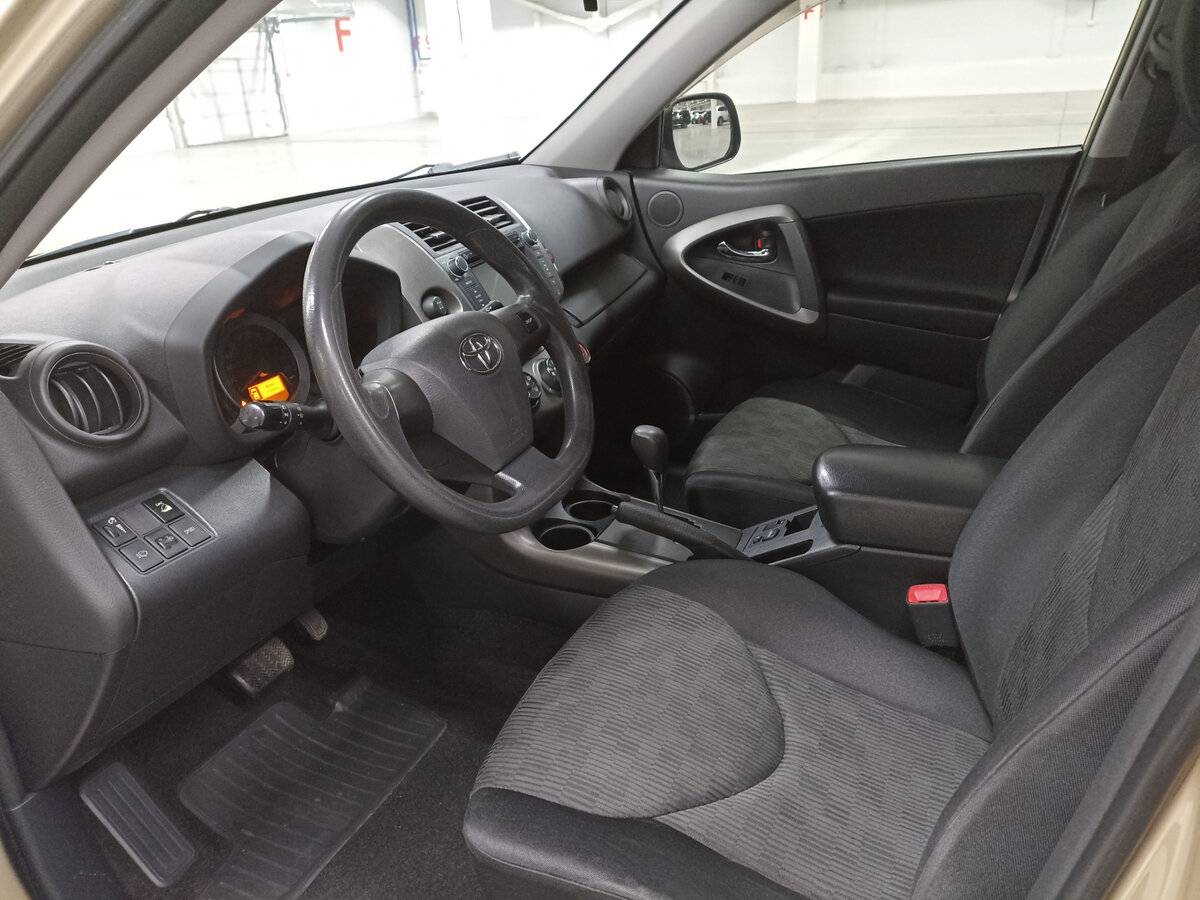 Toyota RAV4 2011 года с пробегом. Фото: #15