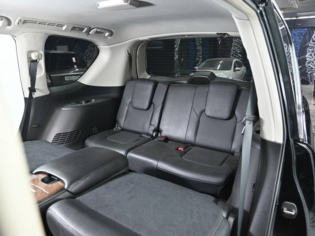 Infiniti QX80 2013 года с пробегом. Фото: #20