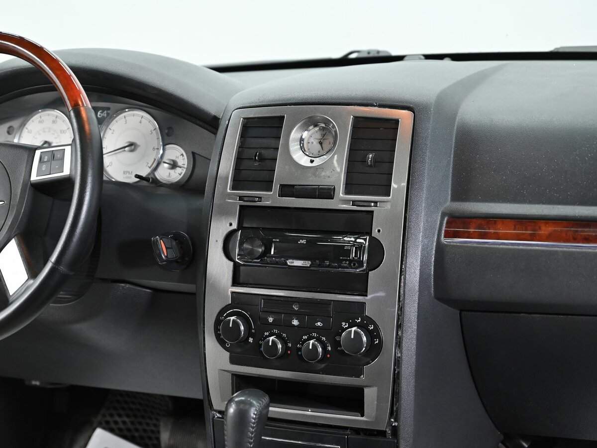 Chrysler 300C 2004 года с пробегом. Фото: #10