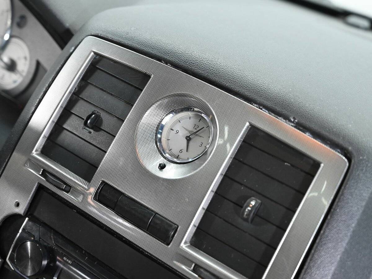 Chrysler 300C 2004 года с пробегом. Фото: #11