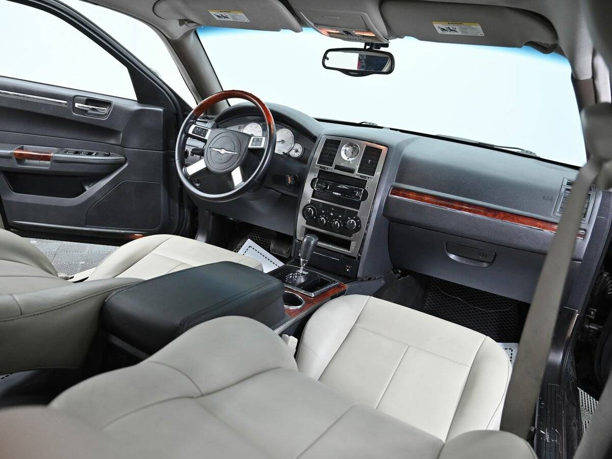 Chrysler 300C 2004 года с пробегом. Фото: #15