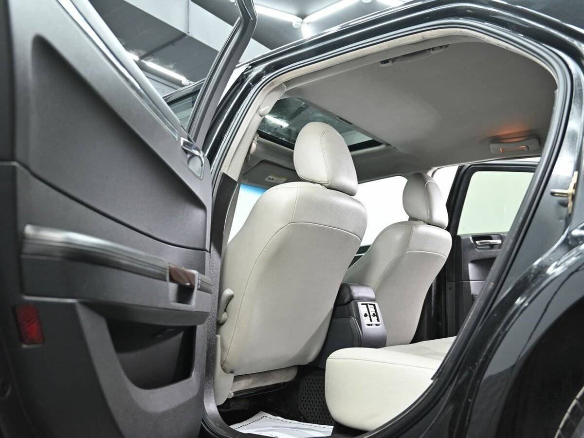 Chrysler 300C 2004 года с пробегом. Фото: #16