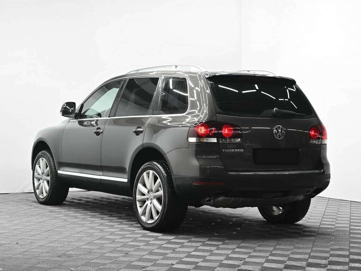 Volkswagen Touareg 2010 года с пробегом. Фото: #2