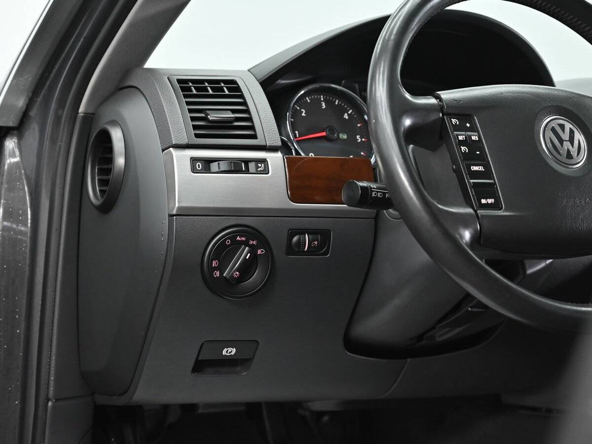 Volkswagen Touareg 2010 года с пробегом. Фото: #8