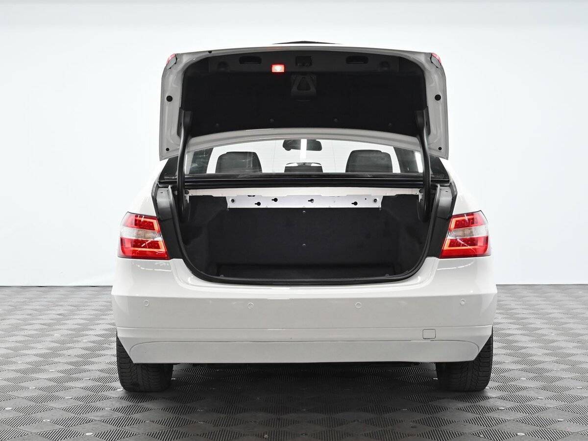 Mercedes-Benz E-Класс 2010 года с пробегом. Фото: #2