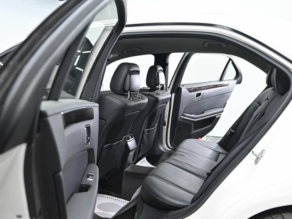 Mercedes-Benz E-Класс 2010 года с пробегом. Фото: #11