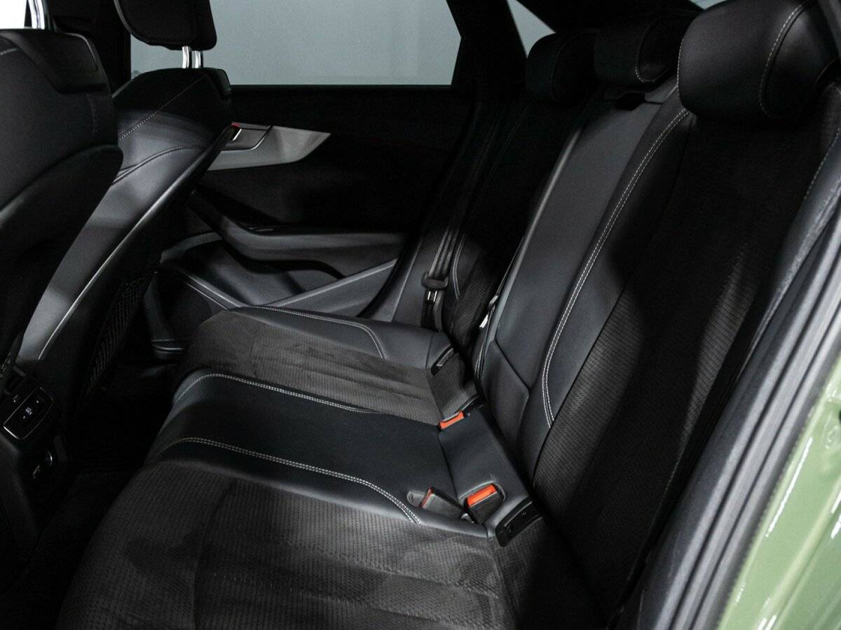 Audi A4 2021 года с пробегом. Фото: #9