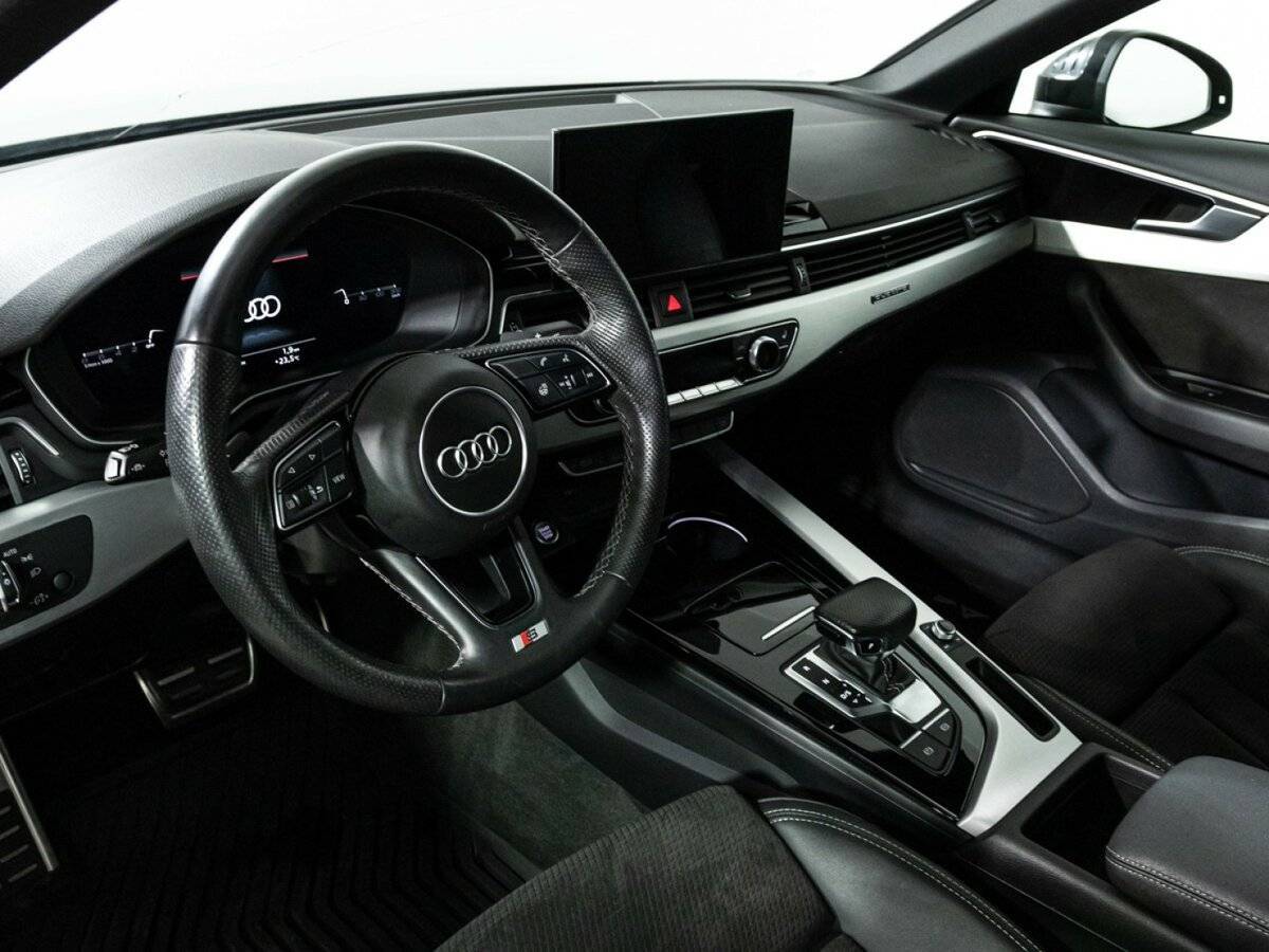 Audi A4 2021 года с пробегом. Фото: #10