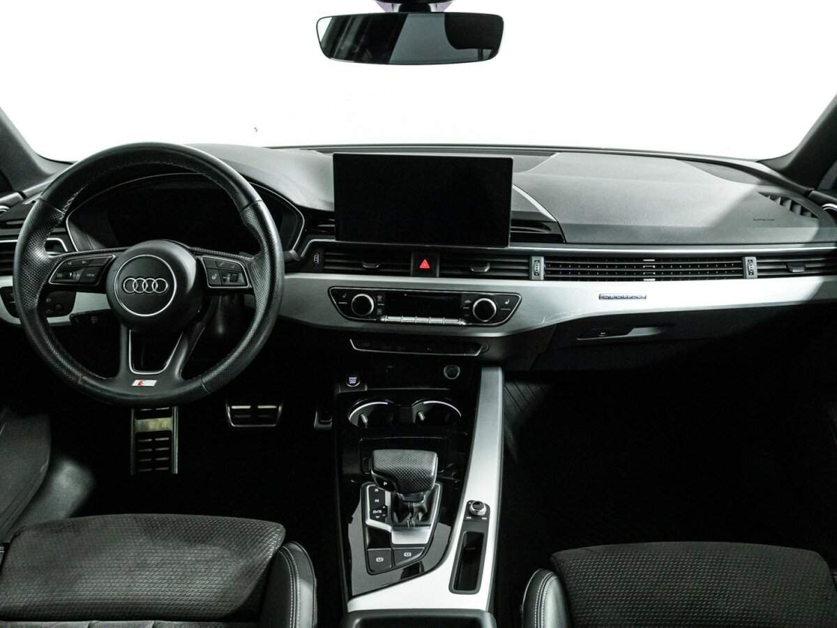 Audi A4 2021 года с пробегом. Фото: #12