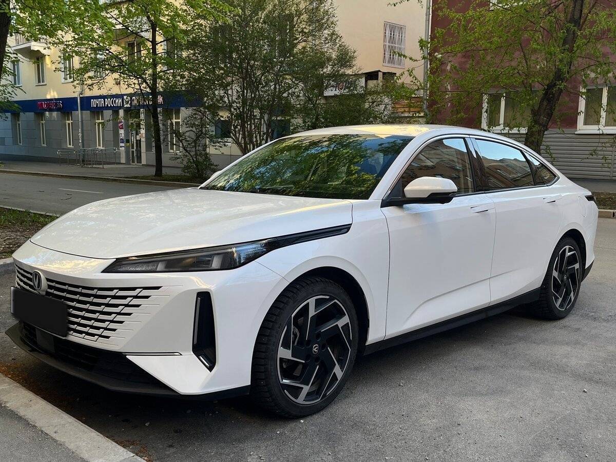 Changan Lamore 2023 года с пробегом. Фото: #2