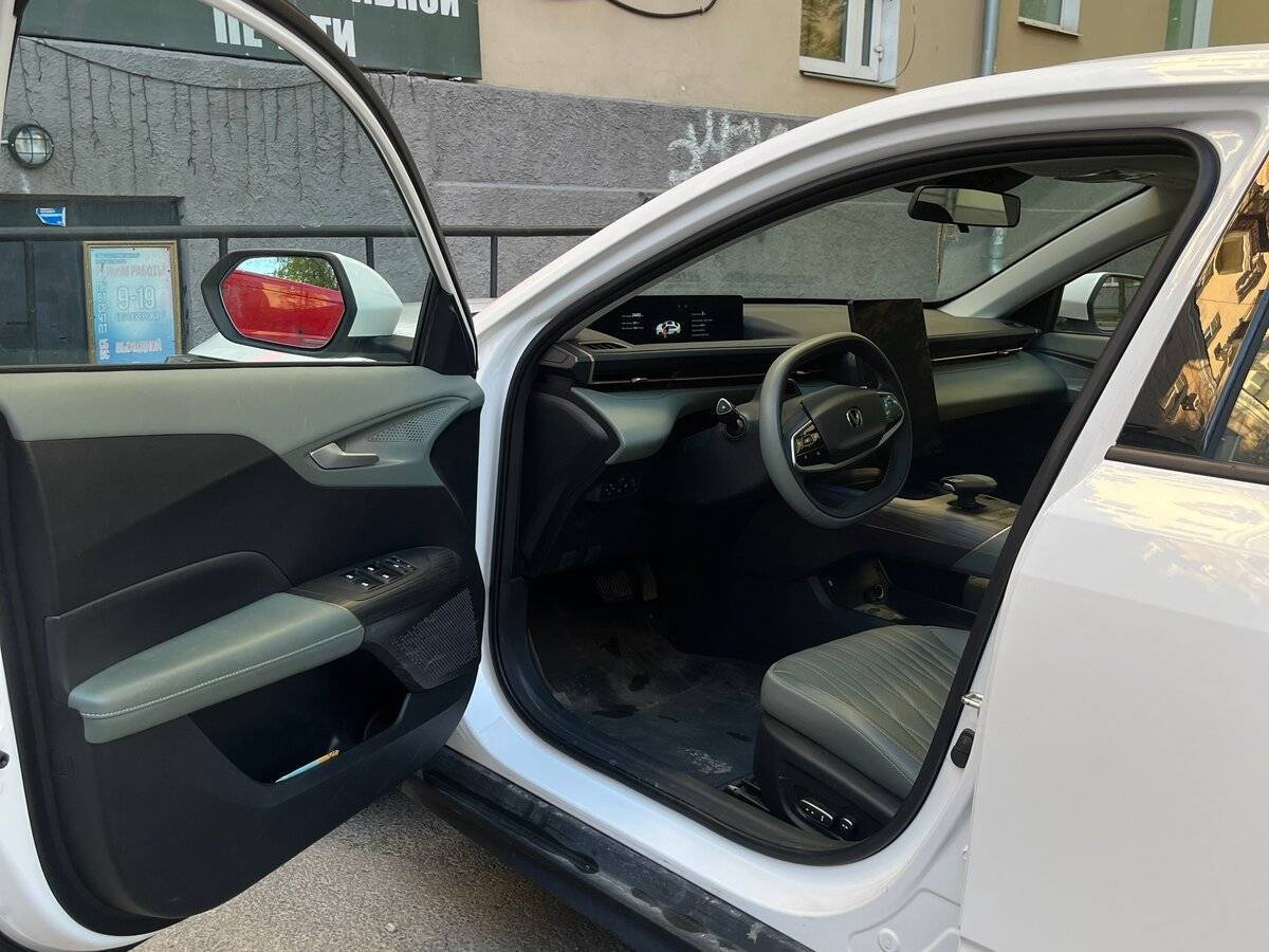 Changan Lamore 2023 года с пробегом. Фото: #16