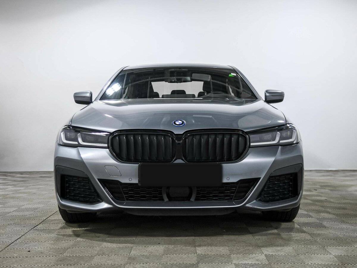 BMW 5 серии 2022 года с пробегом. Фото: #1
