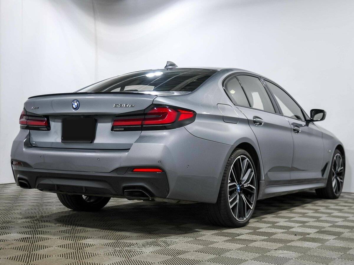 BMW 5 серии 2022 года с пробегом. Фото: #2