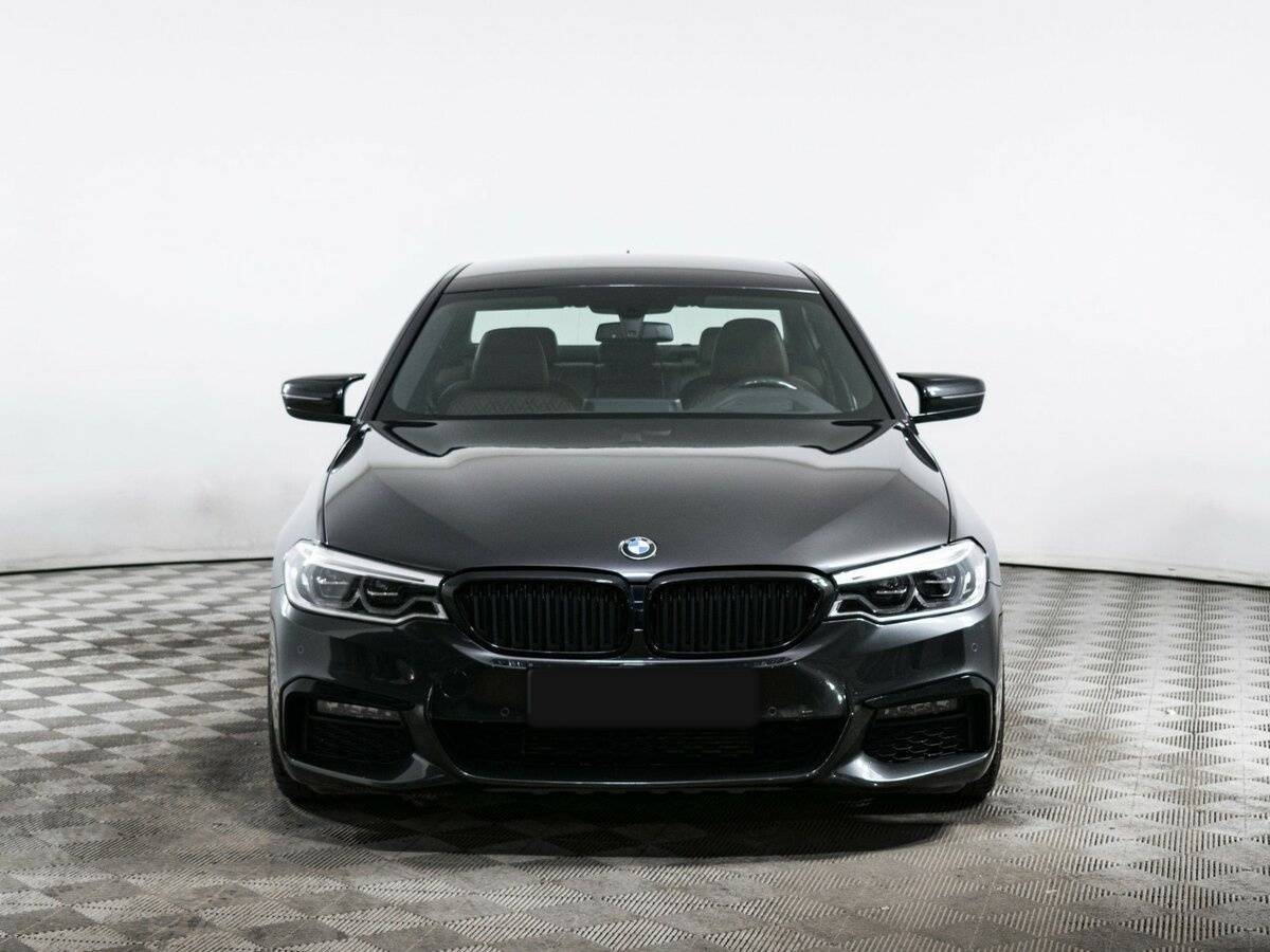 BMW 5 серии 2018 года с пробегом. Фото: #1