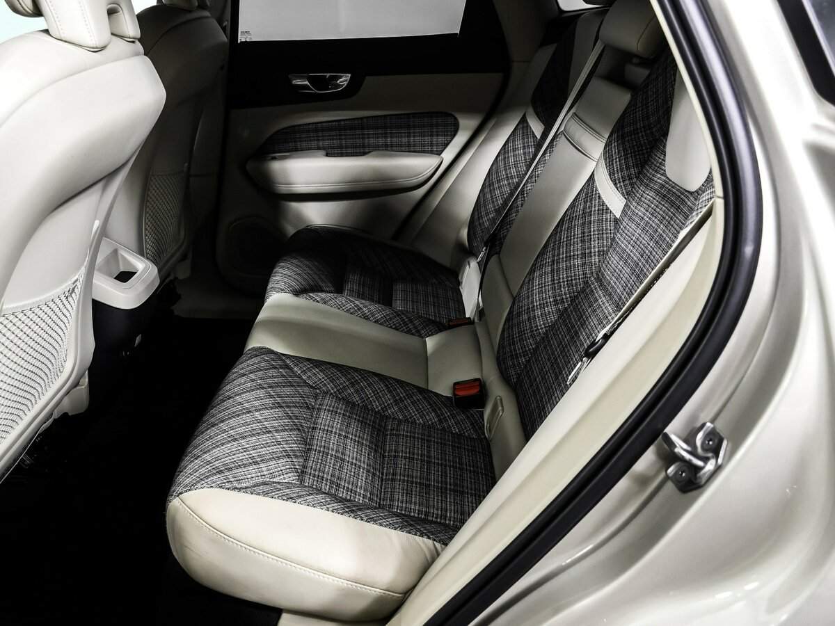 Volvo XC60 2020 года с пробегом. Фото: #12