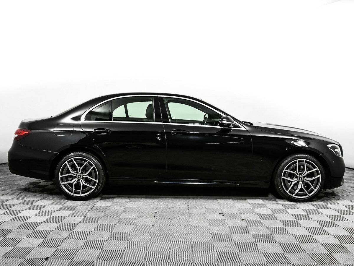 Mercedes-Benz E-Класс 2021 года с пробегом. Фото: #3