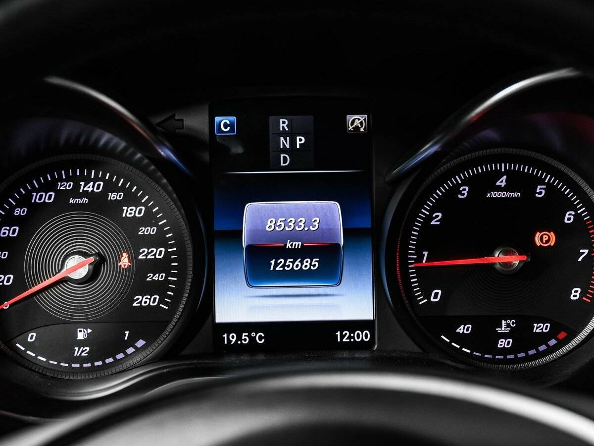 Mercedes-Benz GLC Coupe 2017 года с пробегом. Фото: #9