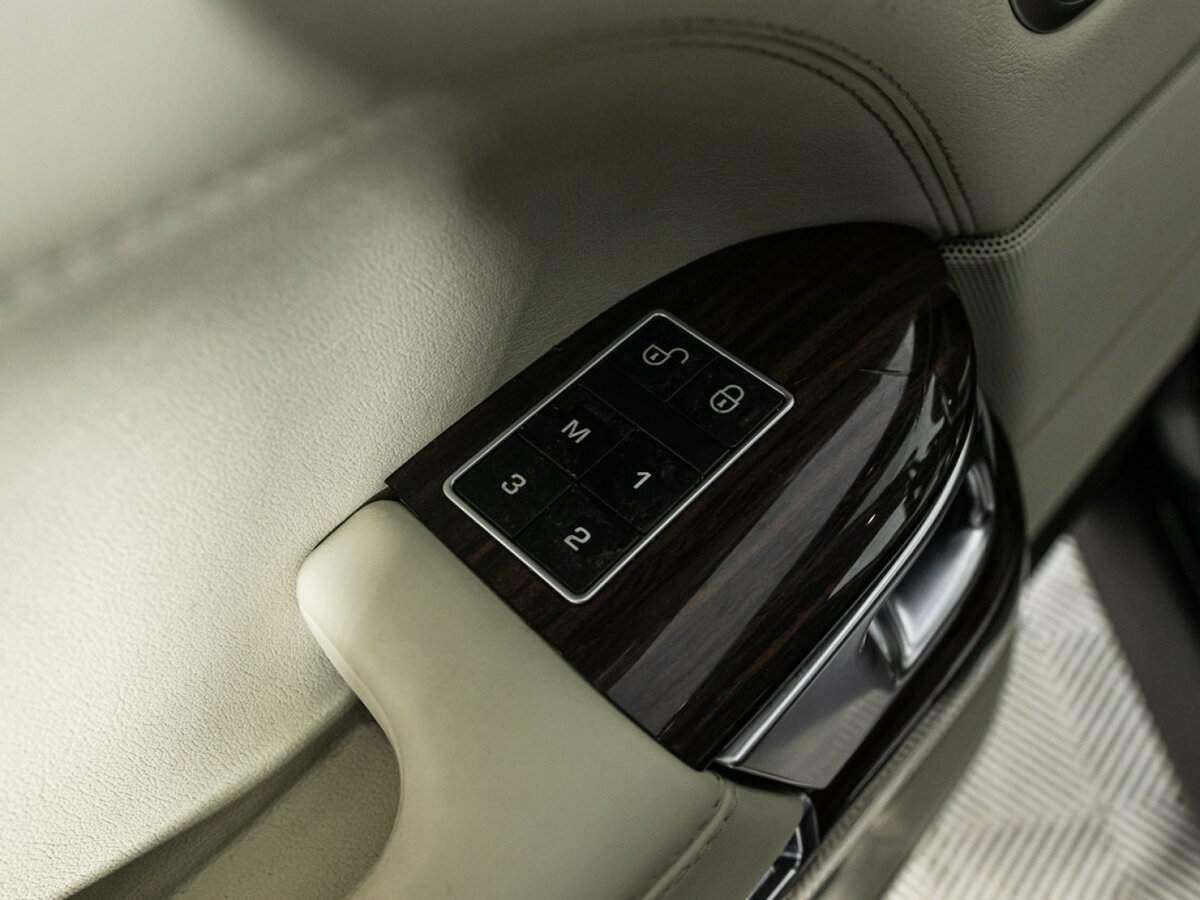 Land Rover Range Rover 2015 года с пробегом. Фото: #16