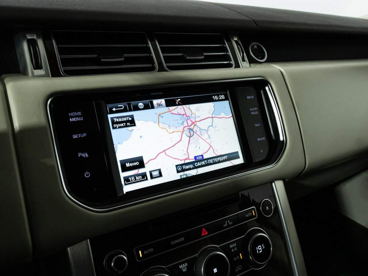 Land Rover Range Rover 2015 года с пробегом. Фото: #18