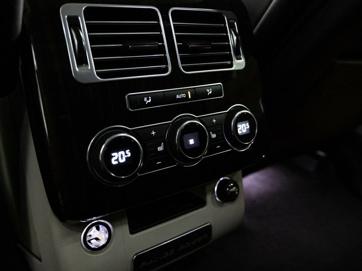 Land Rover Range Rover 2015 года с пробегом. Фото: #24