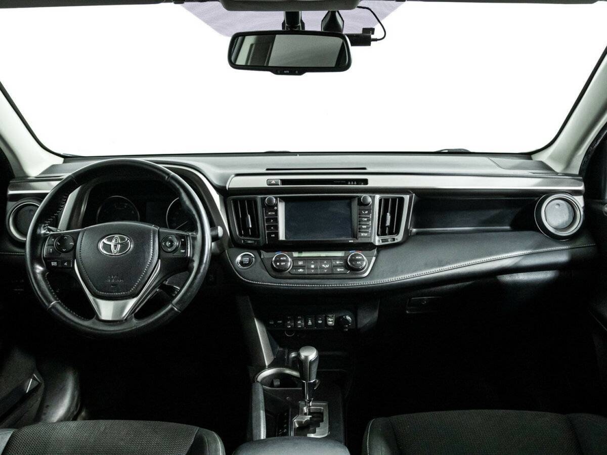 Toyota RAV4 2018 года с пробегом. Фото: #12