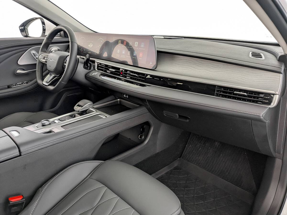 Chery Arrizo 8 2024 года с пробегом. Фото: #10