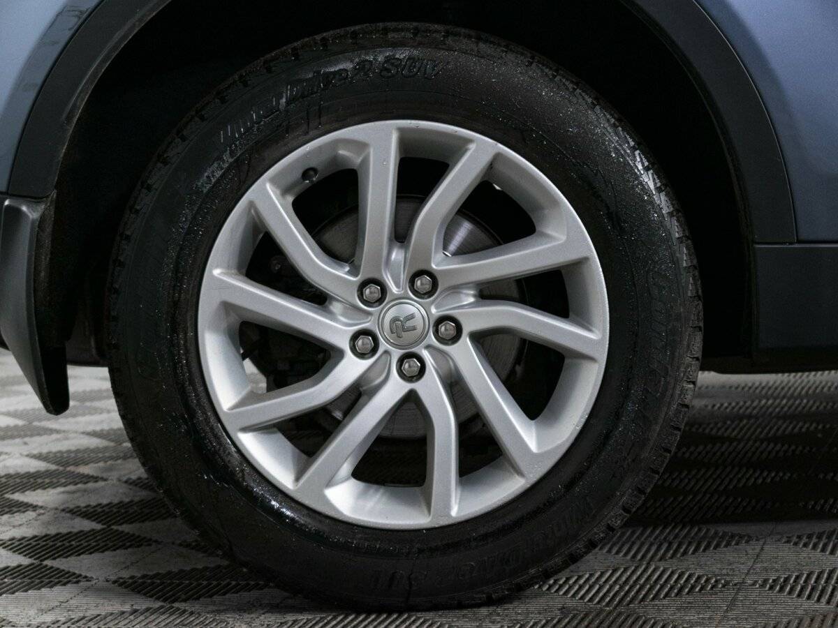 Land Rover Discovery Sport 2017 года с пробегом. Фото: #16