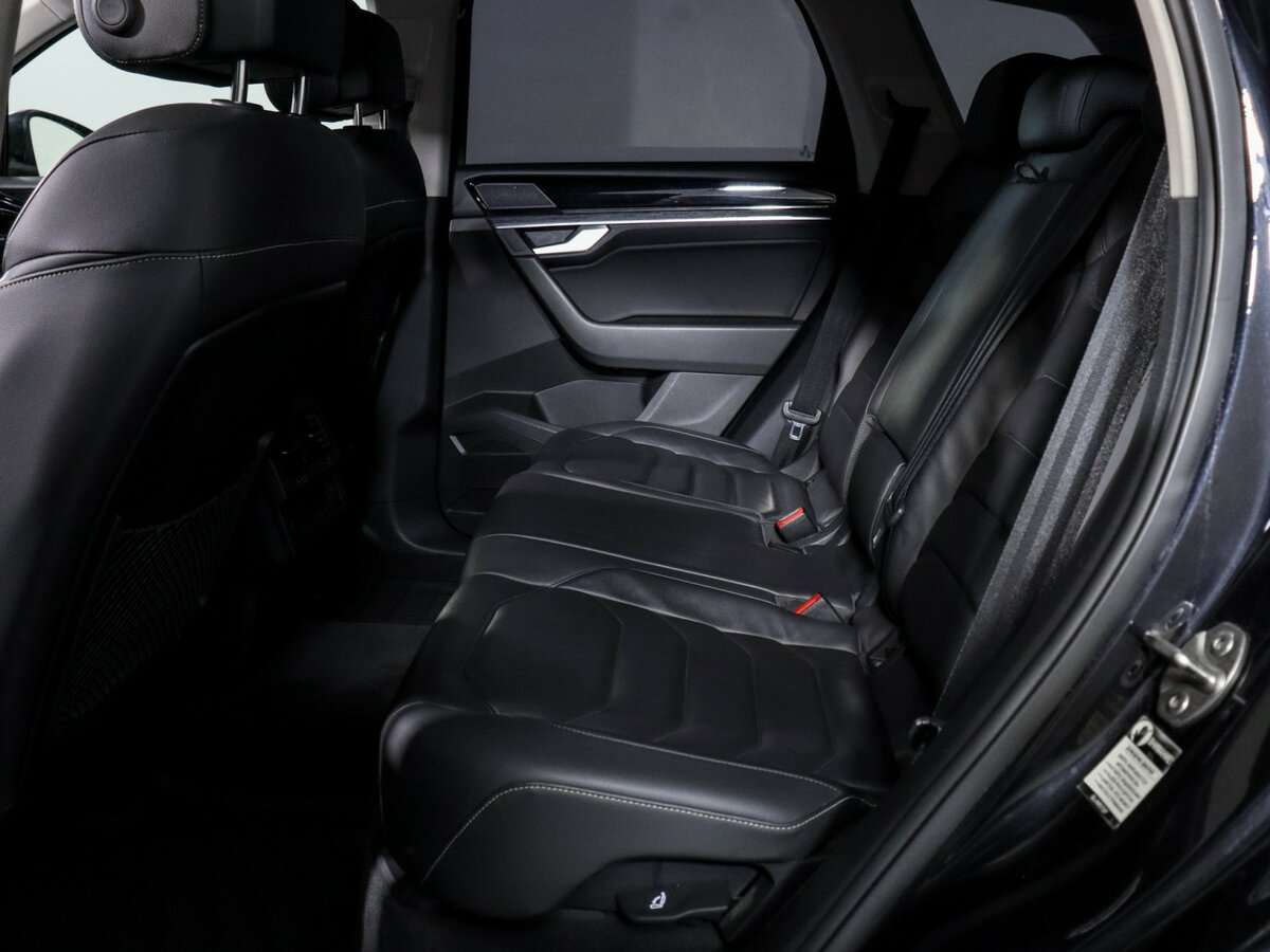 Volkswagen Touareg 2018 года с пробегом. Фото: #4