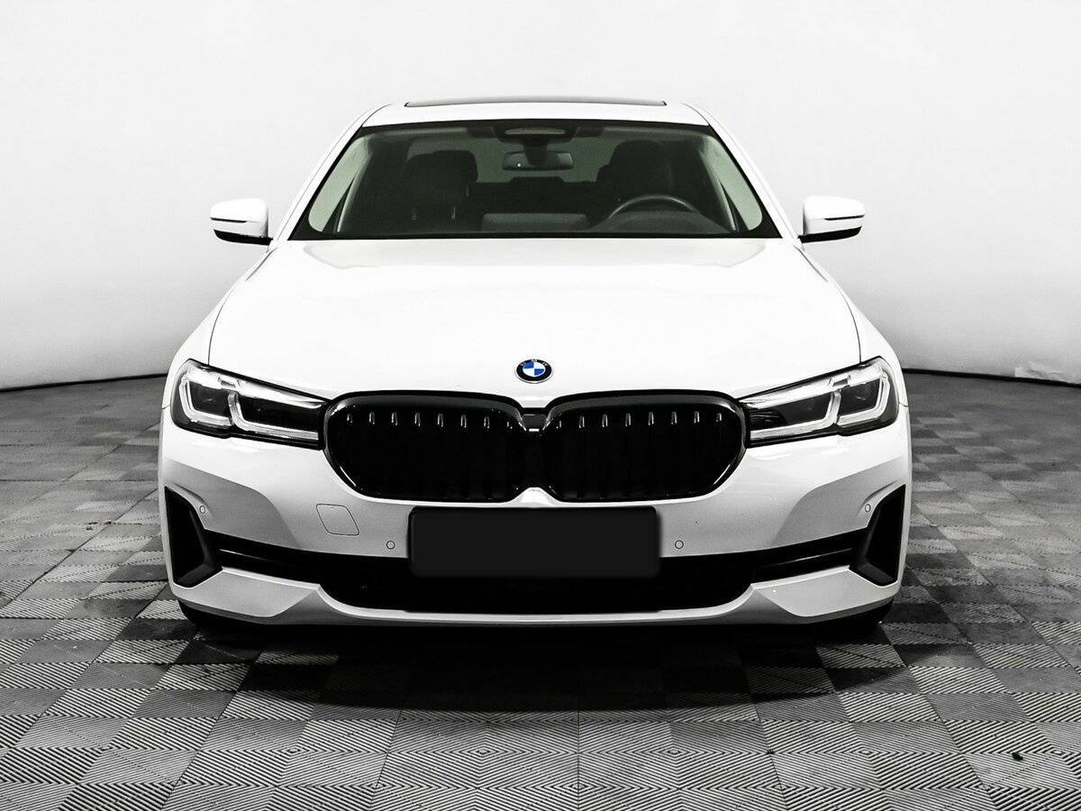 BMW 5 серии 2022 года с пробегом. Фото: #1