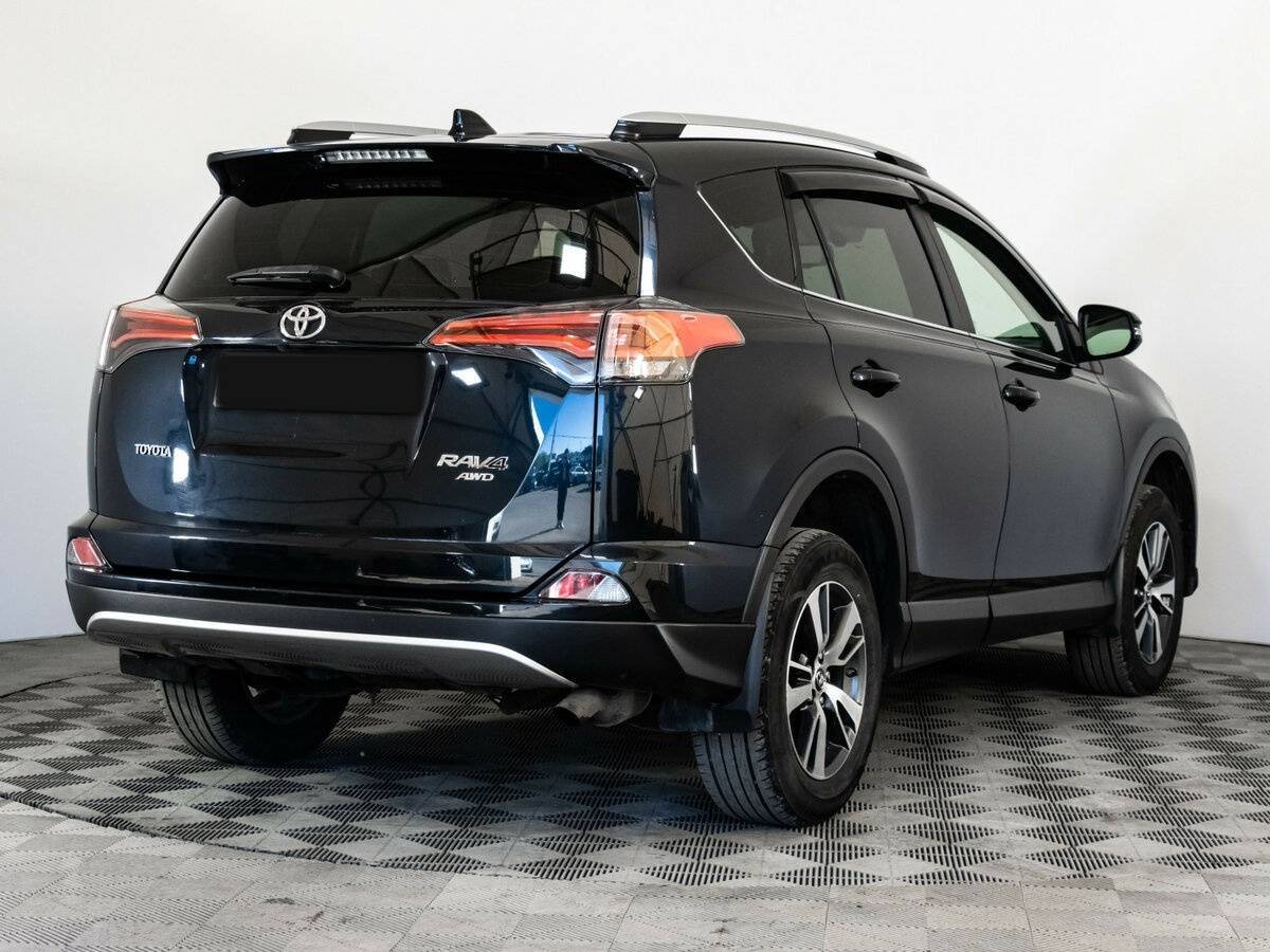 Toyota RAV4 2017 года с пробегом. Фото: #3