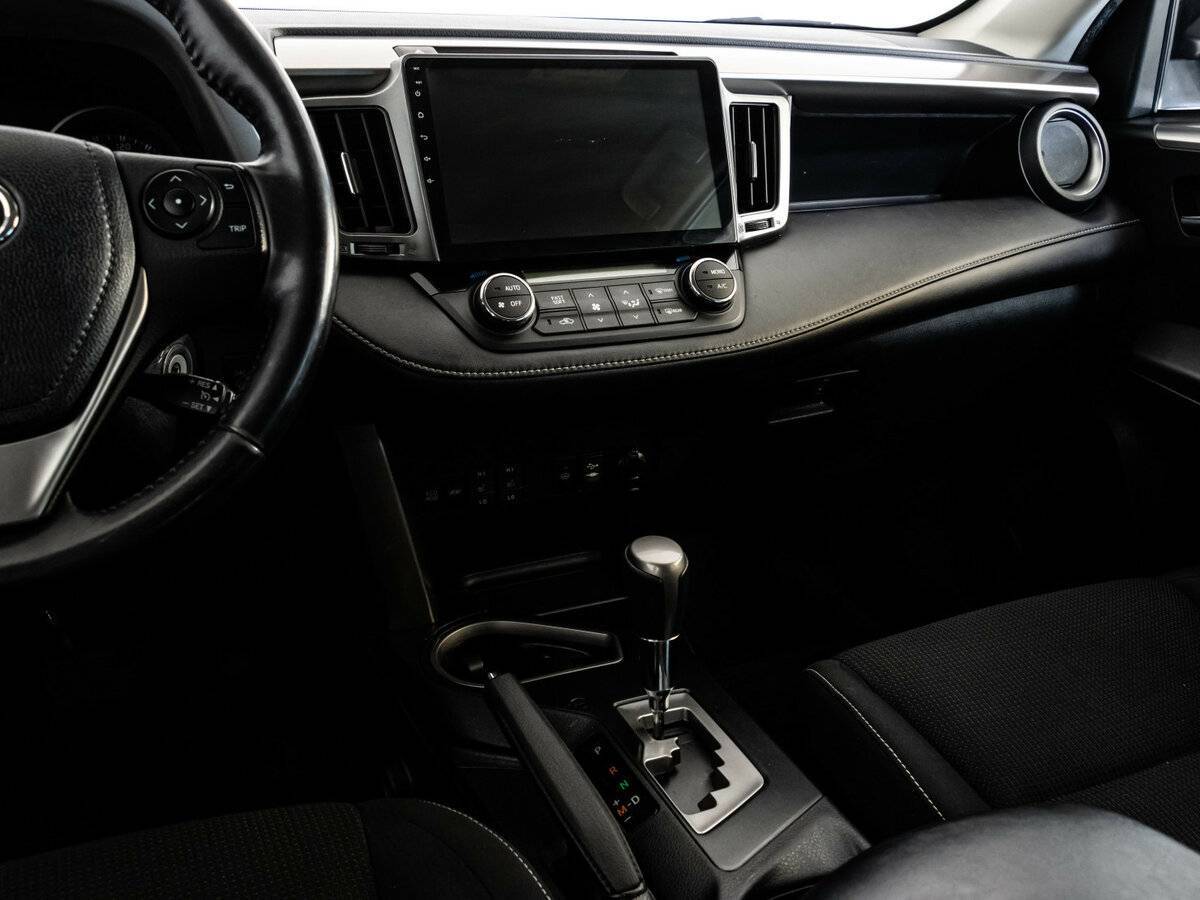 Toyota RAV4 2017 года с пробегом. Фото: #9