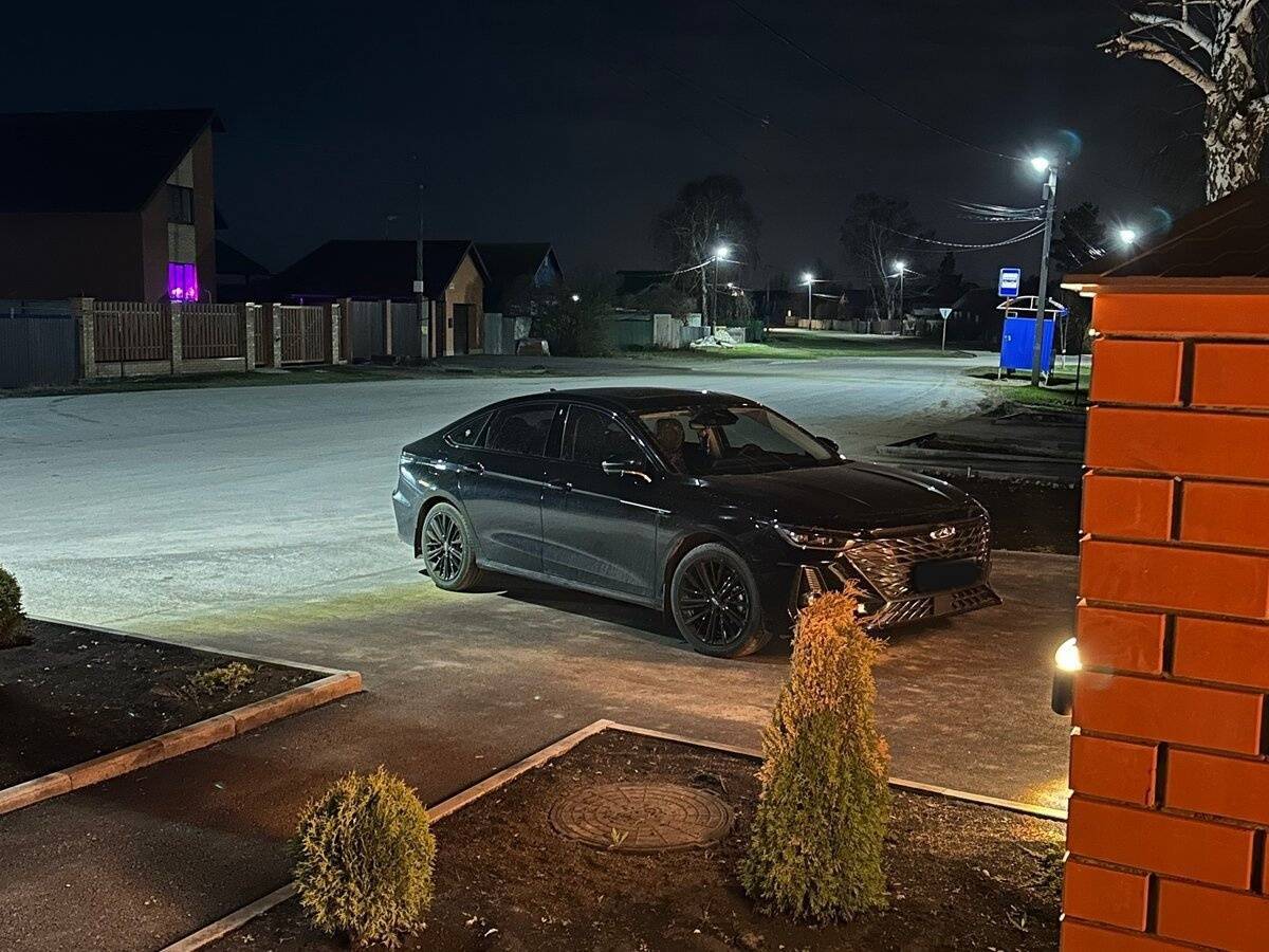 Chery Arrizo 8 2024 года с пробегом. Фото: #11