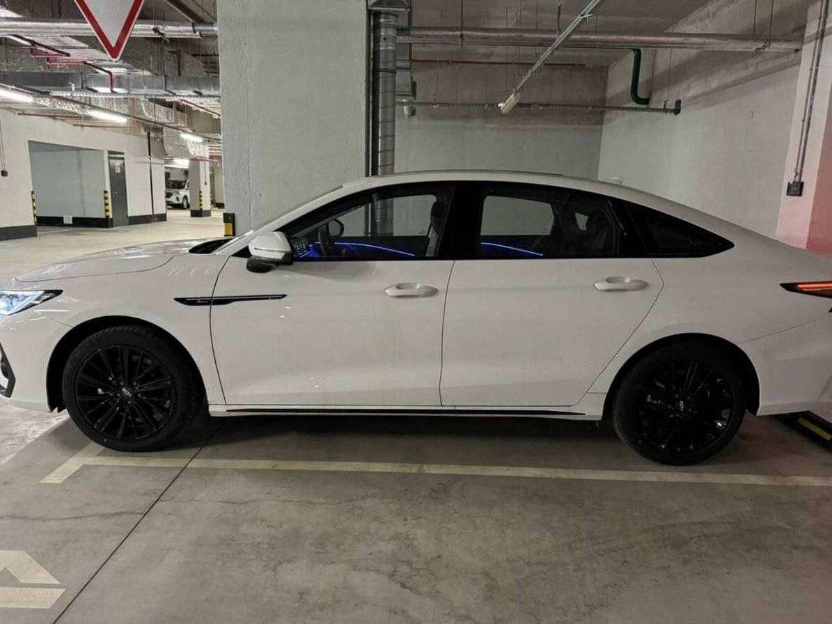 Chery Arrizo 8 2024 года с пробегом. Фото: #2