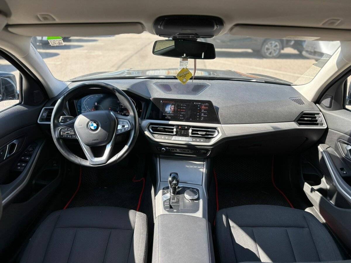 BMW 3 серии 2020 года с пробегом. Фото: #4