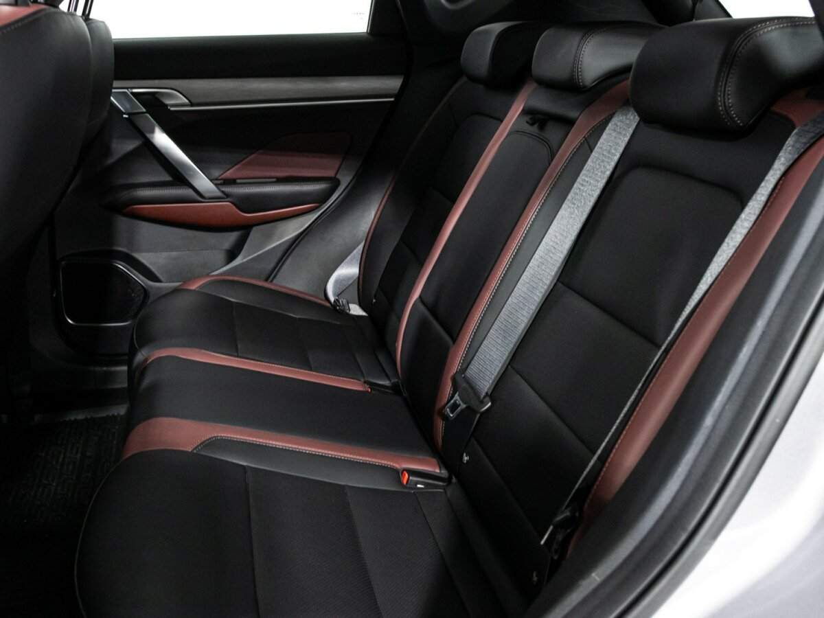 Geely Coolray 2023 года с пробегом. Фото: #9