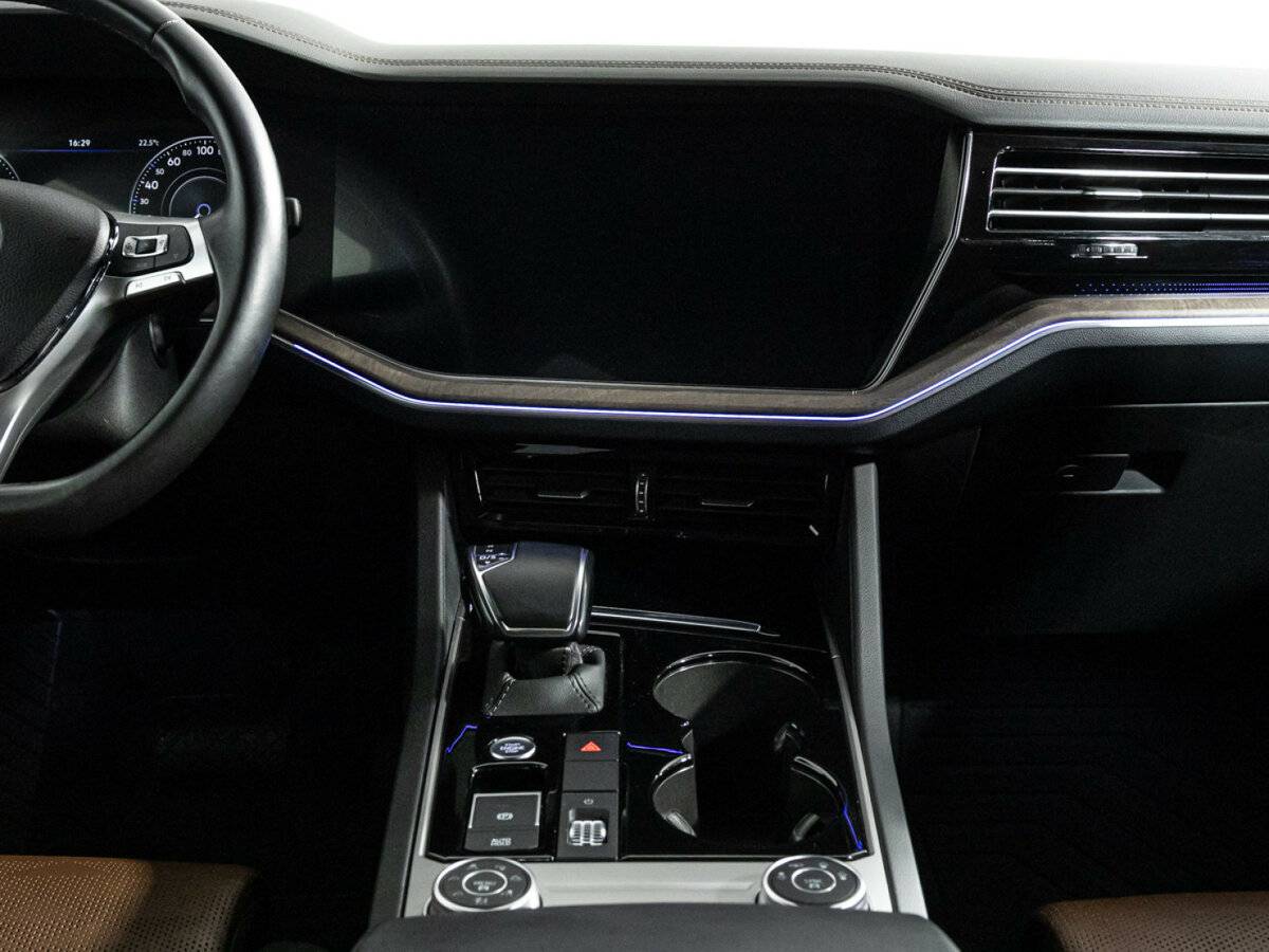 Volkswagen Touareg 2020 года с пробегом. Фото: #13