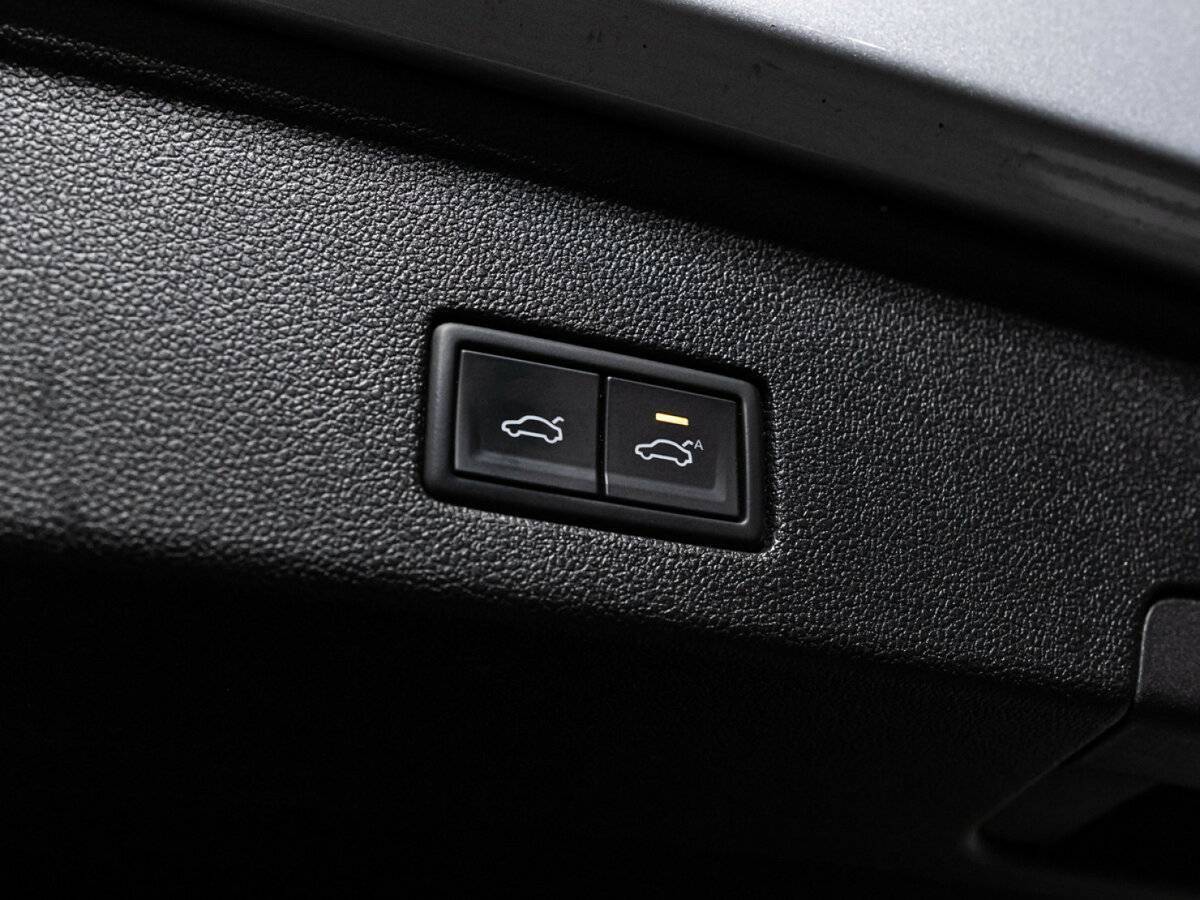 Volkswagen Touareg 2020 года с пробегом. Фото: #15