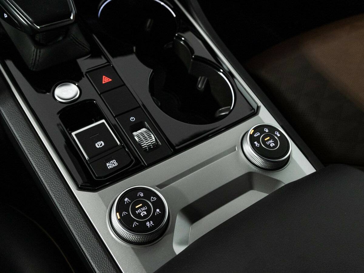 Volkswagen Touareg 2020 года с пробегом. Фото: #25