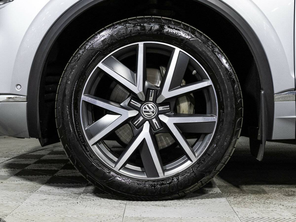 Volkswagen Touareg 2020 года с пробегом. Фото: #30